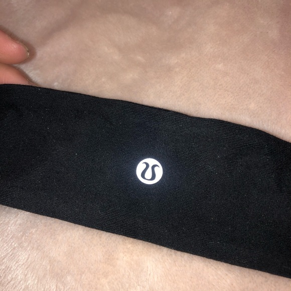 Black Lululemon headband athletica - Picture 2 of 5
